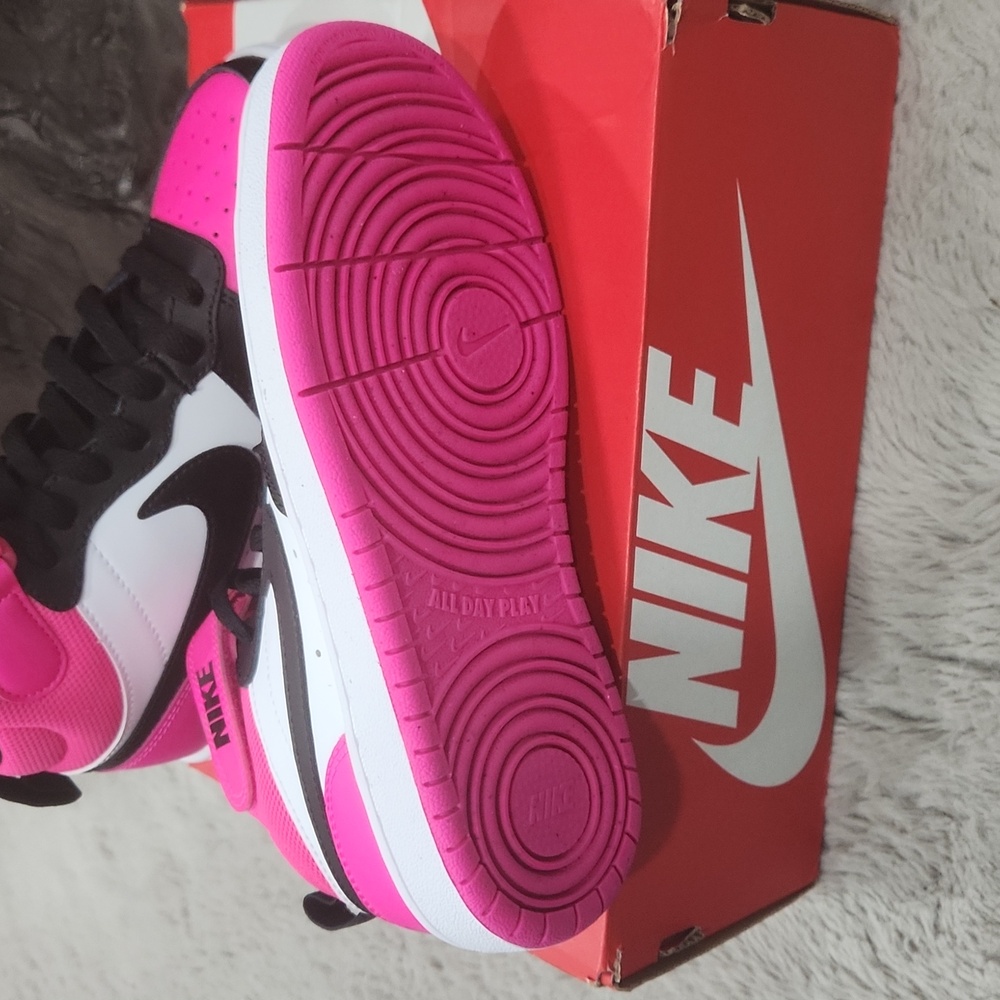 Nike High-Tops in Pink and Black Girls Court Borough Mid 2 Sz 3.5 - Picture 7 of 8